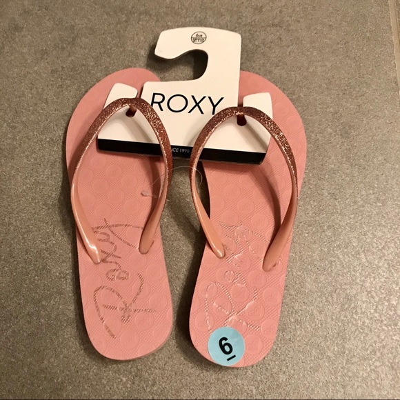 NWT Pink Roxy Flip Flops